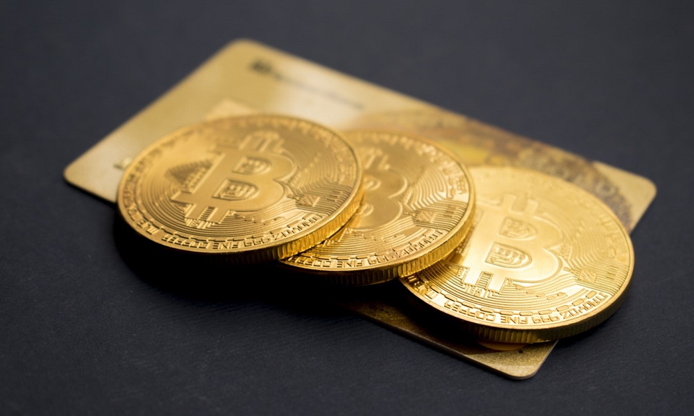 Elon Musk invierte en Bitcoin