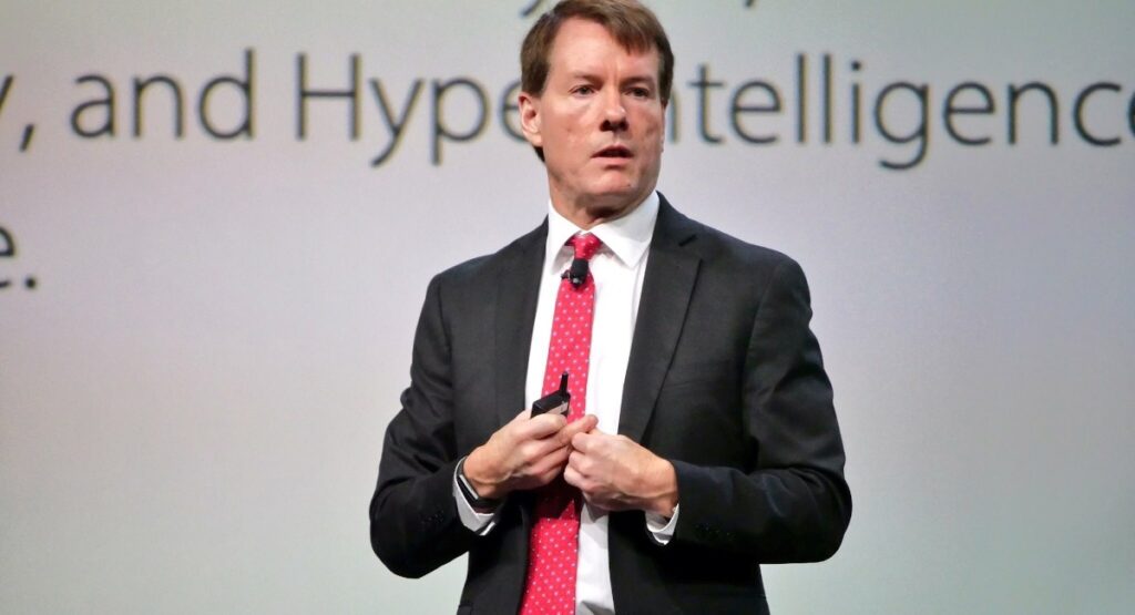 CEO de MicroStrategy afirma que 8 billones de personas ahorrarán en BTC para 2026