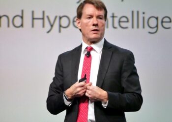 CEO de MicroStrategy afirma que 8 billones de personas ahorrarán en BTC para 2026