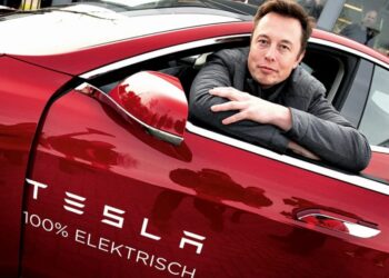 Elon Musk explica por qué Tesla invirtió en BTC