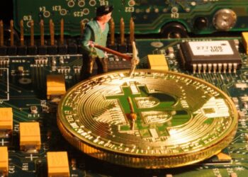 Mineros de Bitcoin en Texas apagan sus equipos ante amenazante ola de calor