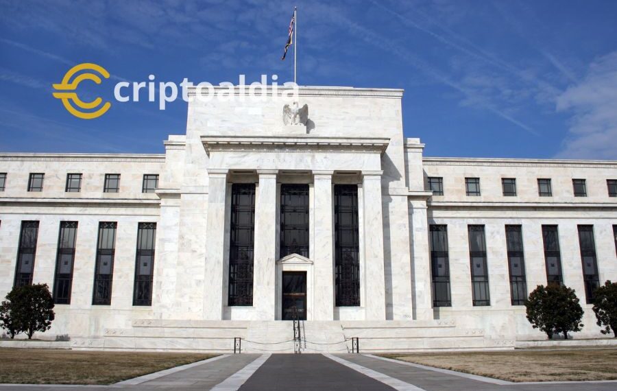 «Cambio en el Horizonte: Predicen Aumento de Tasas de Interés del 6% por la Reserva Federal»