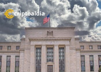 «Alivio a corto plazo: tasas de interés estables por ahora, pero la Reserva Federal avizora nubarrones económicos»