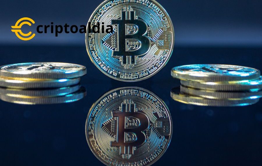 «Incertidumbre en el Horizonte: Bitcoin Lucha por Superar el Muro de los 30,000 Dólares»