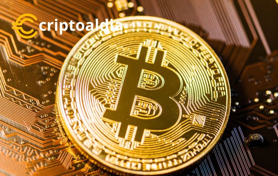 «Criptocomunidad Pronostica Tormenta: Bitcoin Podría Caer hasta los 27,300 USD para Finales de Agosto»