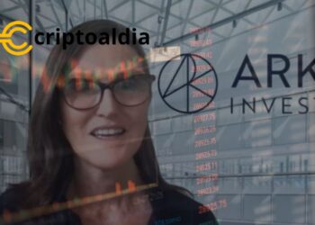 «Cathie Wood Afirma: Bitcoin (BTC) es el Supremo Resguardo contra la Inflación y la Deflación»