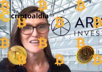 Cathie Wood Rompe Esquemas: Por Qué Bitcoin Supera al Oro en su Visión a 10 Años