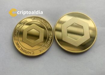 Chainlink: Su Precio Baja a $27, pero las Ballenas No Se Detienen 🐋🚀