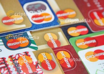 Mastercard innova: lanza alias P2P para transferencias cripto en Emiratos Árabes y Kazajstán