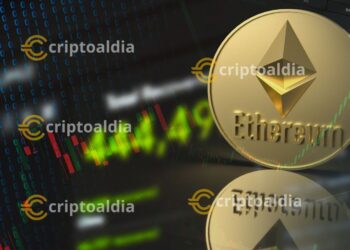 ¡Ethereum enfrenta un desafío! Importantes salidas mientras el precio experimenta una caída 📉