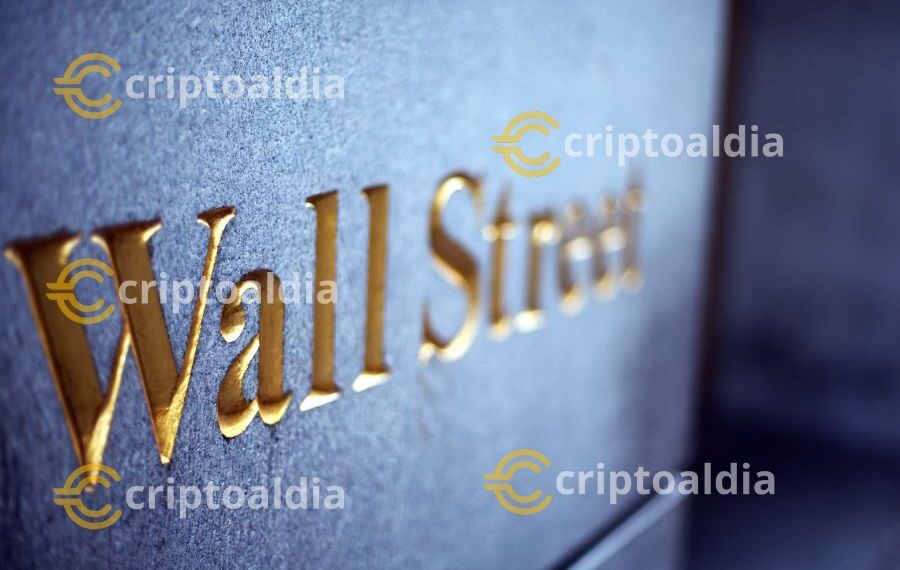 «La SEC da luz verde a Wall Street para abrazar las criptomonedas»