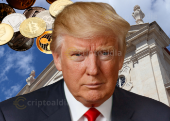 Trump lanza ofensiva contra la “desbancarización” de conservadores y criptomonedas